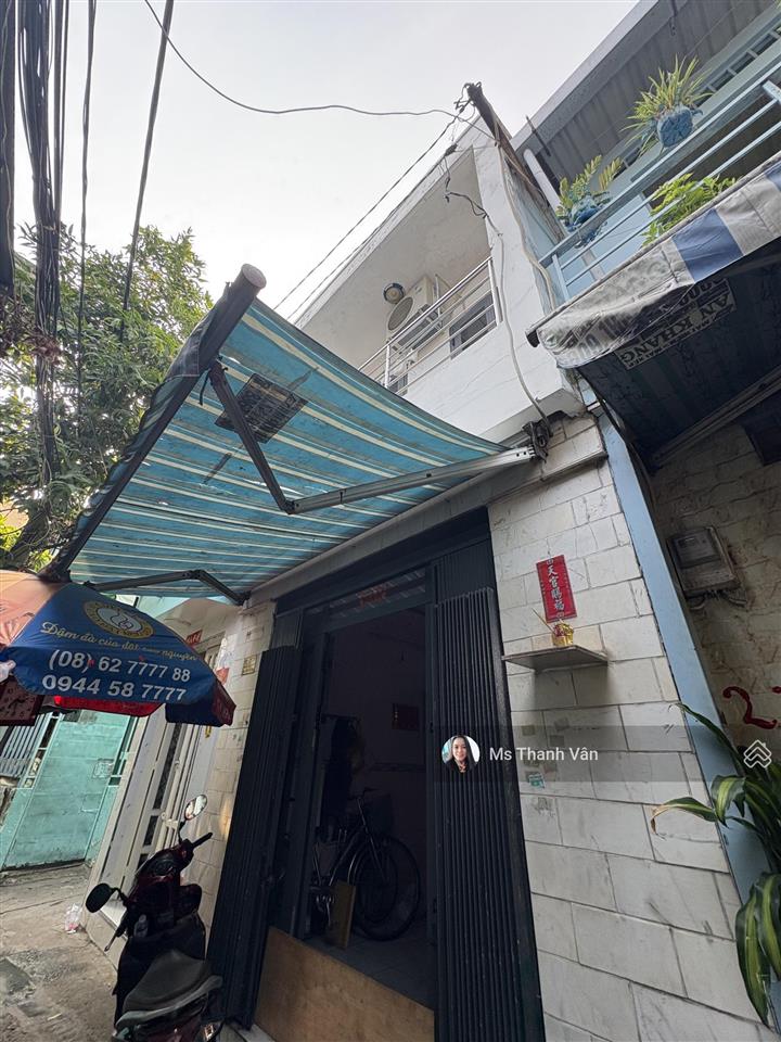 Chính chủ bán gấp nhà 231 bình tiên q6 dt đất 41m2 1 lầu nhà nở hậu sổ riêng 0938 295 *** nhận ở liên