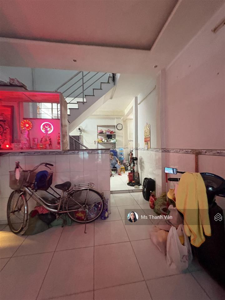 Chính chủ bán gấp nhà 231 bình tiên q6 dt đất 41m2 1 lầu nhà nở hậu sổ riêng 0938 295 *** nhận ở liên