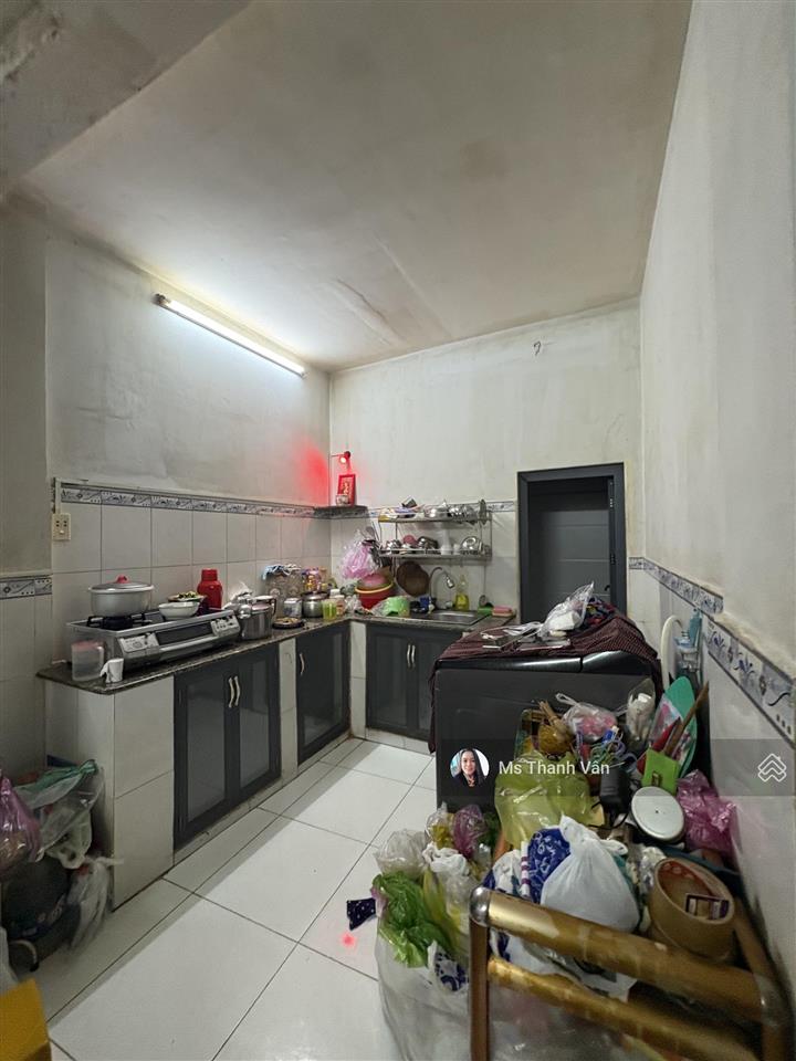 Chính chủ bán gấp nhà 231 bình tiên q6 dt đất 41m2 1 lầu nhà nở hậu sổ riêng 0938 295 *** nhận ở liên