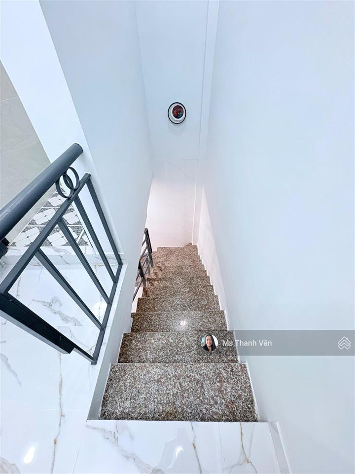 Chủ bán nhanh 3,850 tỷ nhà tt q11 llq 1t 1l 2pn 2wc nhà mới đẹp thật ở ngay xem video 0938 295 ***