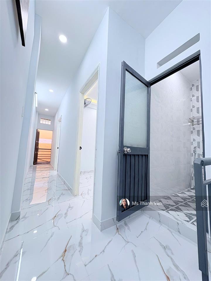 Chủ bán nhanh 3,850 tỷ nhà tt q11 llq 1t 1l 2pn 2wc nhà mới đẹp thật ở ngay xem video 0938 295 ***