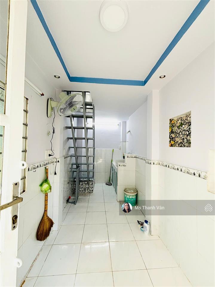 Nhà riêng p.7,q.6, zá 1,75 tỷ,10m2+1 lầu 15m2,bancong, giá thật nhà thật nếu chê thì mua c/cưshr