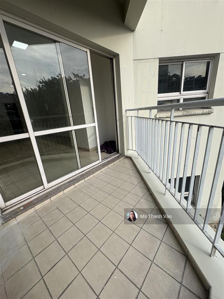 Chủ bán 100m2 giá3.700 sổ hồng lầucao đẹp có ban cong chung cư an phú hậu giang rẻ nhất khu 36tr/m2