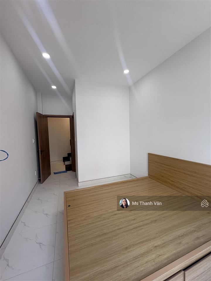 Chính chủ bán nhà quận 5 hẻm rộng khu vị trí vàng giá rẻ 5,88 tỷ sổ hồng 2 lầu 3x10m  0938 295 ***