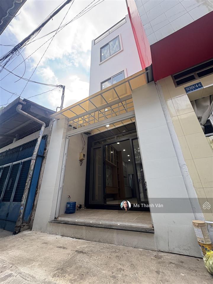 Chính chủ bán nhà quận 5 hẻm rộng khu vị trí vàng giá rẻ 5,88 tỷ sổ hồng 2 lầu 3x10m  0938 295 ***