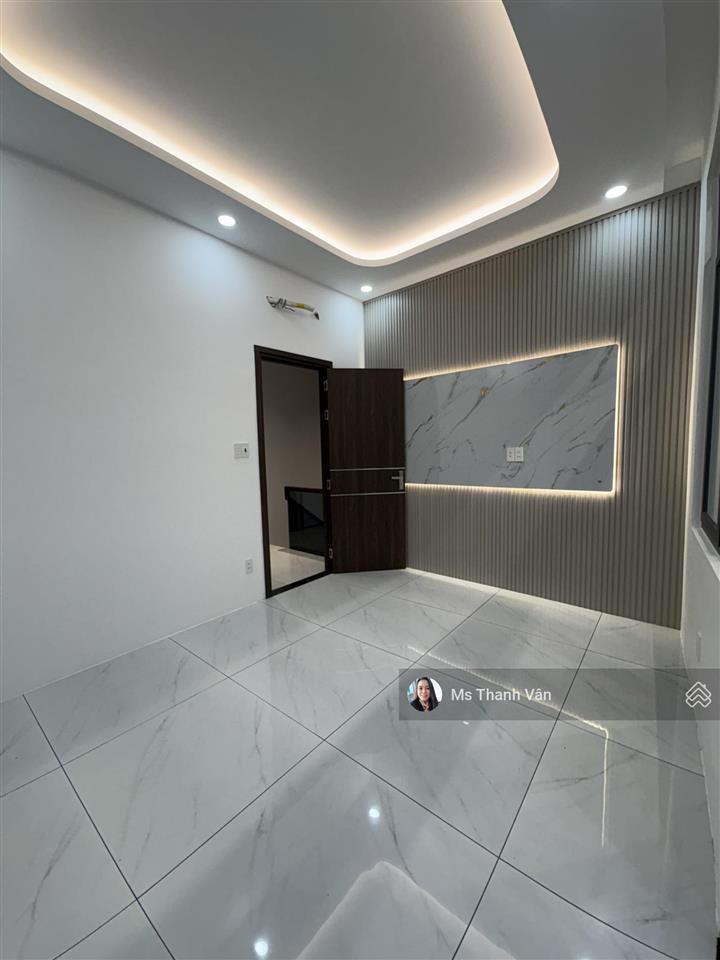Chính chủ bán nhà sân rộng phạm văn chí 6ty750 nhà đẹp kiểu châu âu ở liền sổ hồng riêng 0938 295 ***