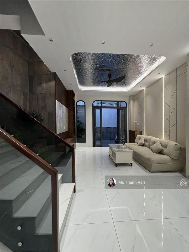Chính chủ bán nhà sân rộng phạm văn chí 6ty750 nhà đẹp kiểu châu âu ở liền sổ hồng riêng 0938 295 ***