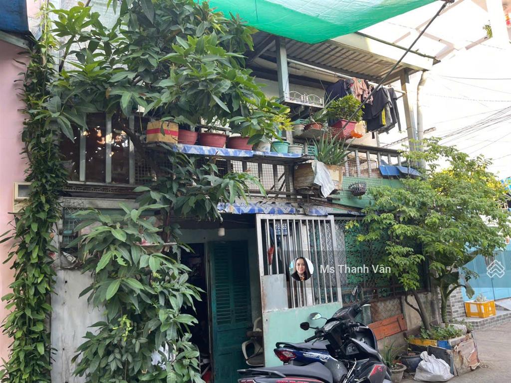 Q6 gần q5 mất 5p mà 3dd8 hạ 500 rgần 40m2 đất hẻm xe hơi shr 0938 295 *** xem nhà giá hời q6 bà hôm