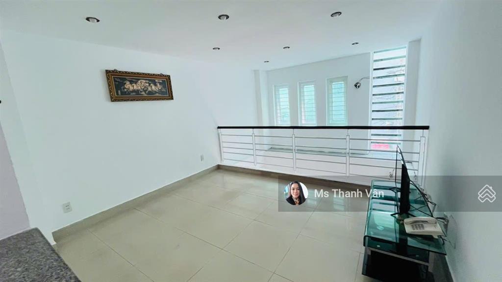 Chủ cho thuê 17 triệu toà nhà văn phòng q6 1 trệt 5 lầu ngang 4x16m cách 2 căn ra mt phạm văn chí
