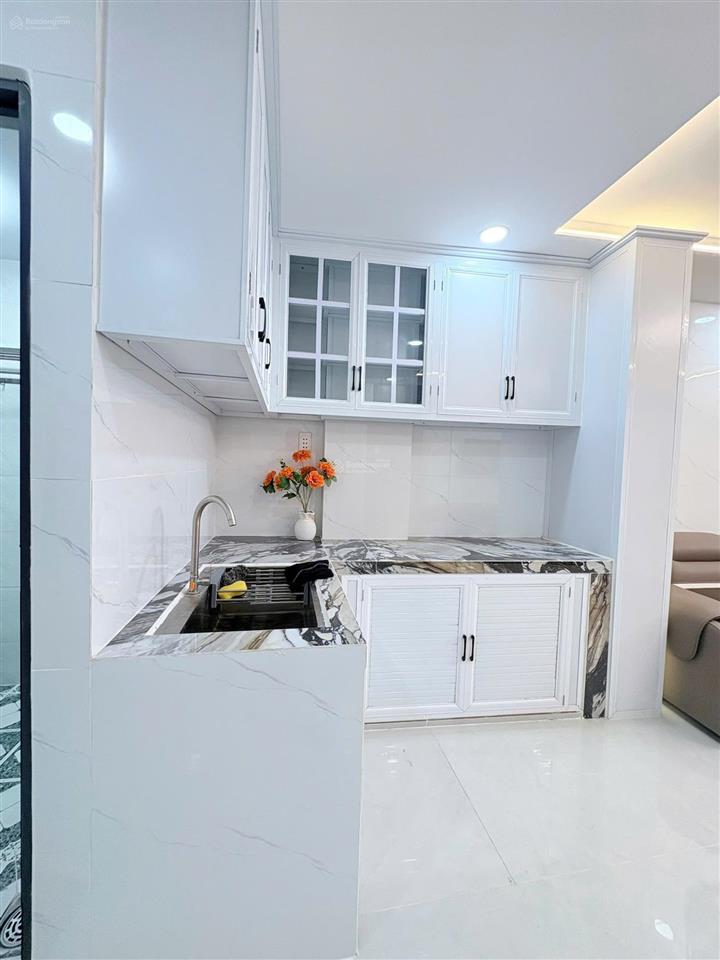 Chủ bán nhà trung tâm q11 lạc long quân 3ty750 ở liền khách ơi 3,7x9m 1 lầu thui mới lém 0938 295 ***