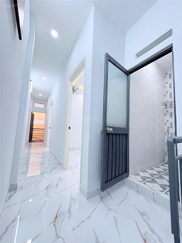 Chủ bán nhà trung tâm q11 lạc long quân 3ty750 ở liền khách ơi 3,7x9m 1 lầu thui mới lém 0938 295 ***