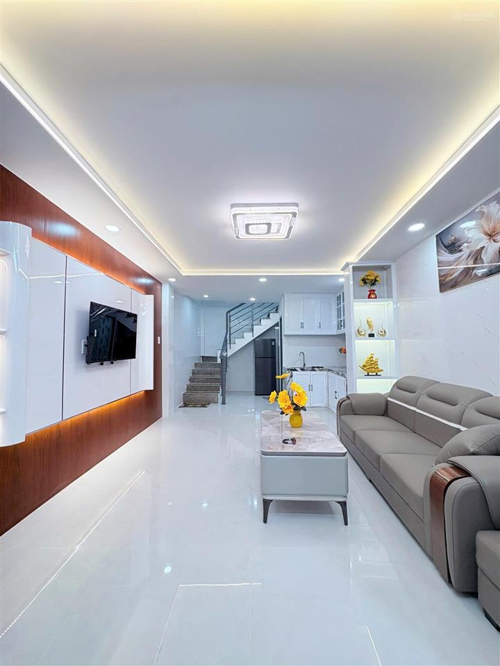 Chủ bán nhà trung tâm q11 lạc long quân 3ty750 ở liền khách ơi 3,7x9m 1 lầu thui mới lém 0938 295 ***