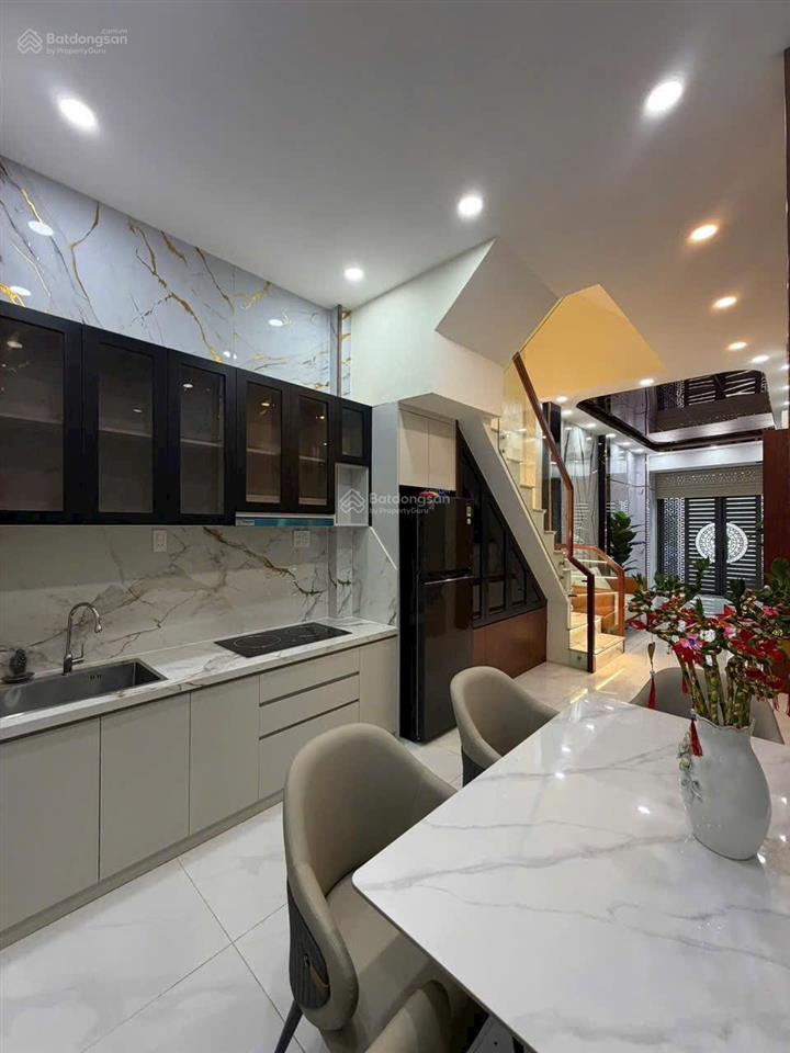 Chủ bán gấp 5.9ty sổ hồng nhà 4 lầu phạm văn chí q6 hẻm xe hơi thông ngay siu thị satra 0938 295 ***