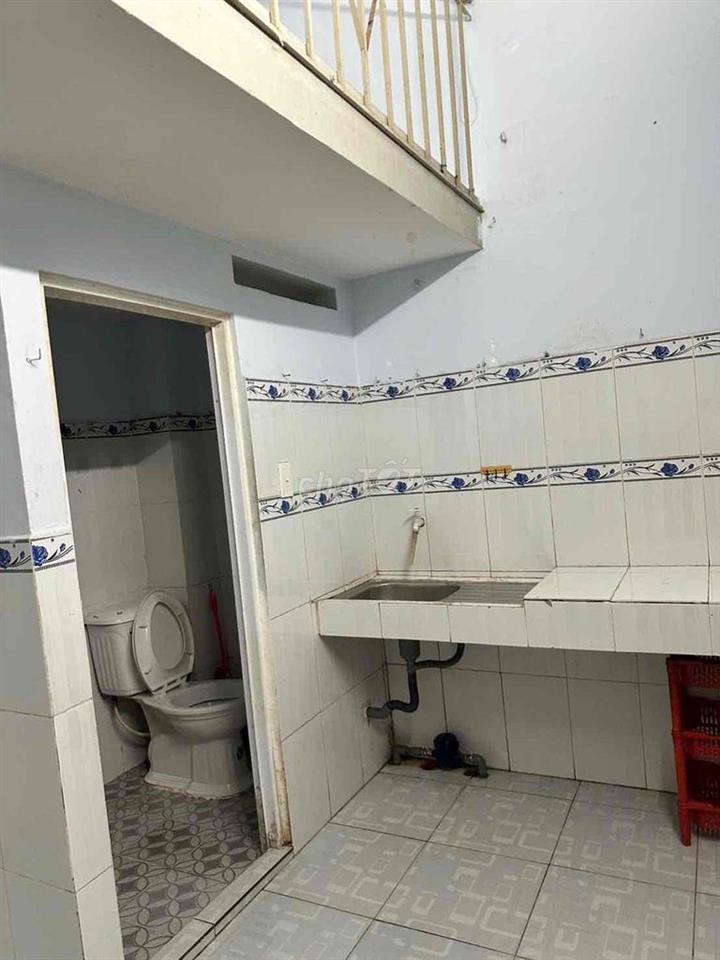 chính chủ cần bán nhà hẻm 2 sẹc, 1 trệt 1 lầu có 10phòng trọ