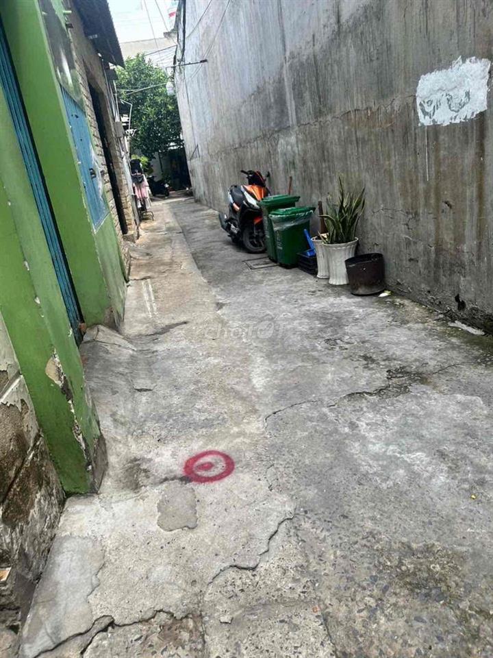 bán nhà 1 trệt 1 lầu có sẵn 10 phòng trọ