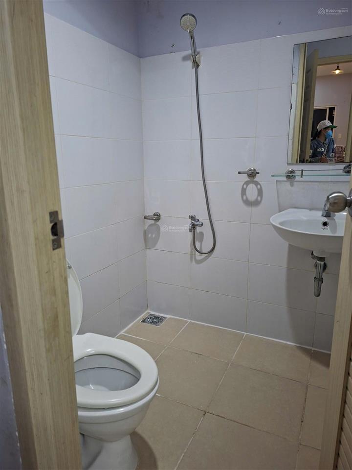 Bán căn hộ 69m2, góc 1ty4 2pn, c/c hqc plaza cách q1 chỉ 25p. ngay chợ bình điền q8. sổ lâu dài