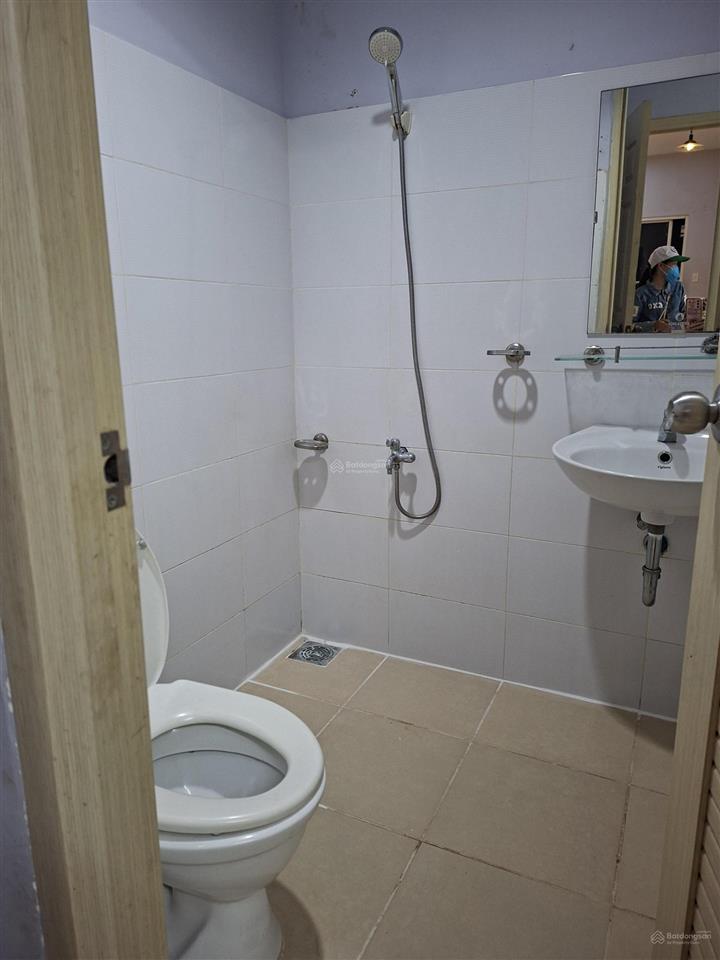 Bán gấp căn hộ 54m2 2pn 1ty4,sổ hồng sang tên ngay. c/c hqc plaza. cách q1 25p. hỗ trợ vay nh.