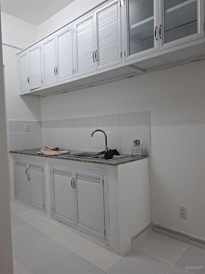 Bán gấp căn hộ 69m2 góc, 2pn 1tỷ7 sổ hồng, cc hqc plaza ngay chợ bình điền, q8. đi q1 hết 20p