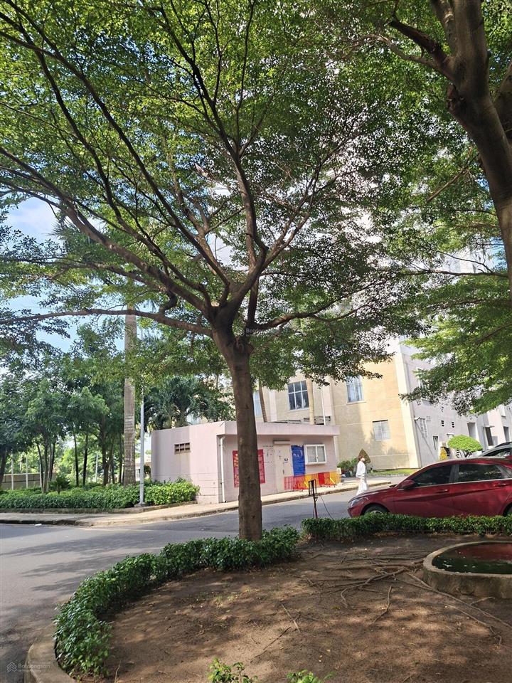 Bán gấp căn hộ 69m2 góc, 2pn 1 tỷ 7 sổ hồng, cc hqc plaza ngay chợ bình điền, q8. đi q1 hết 20 phút