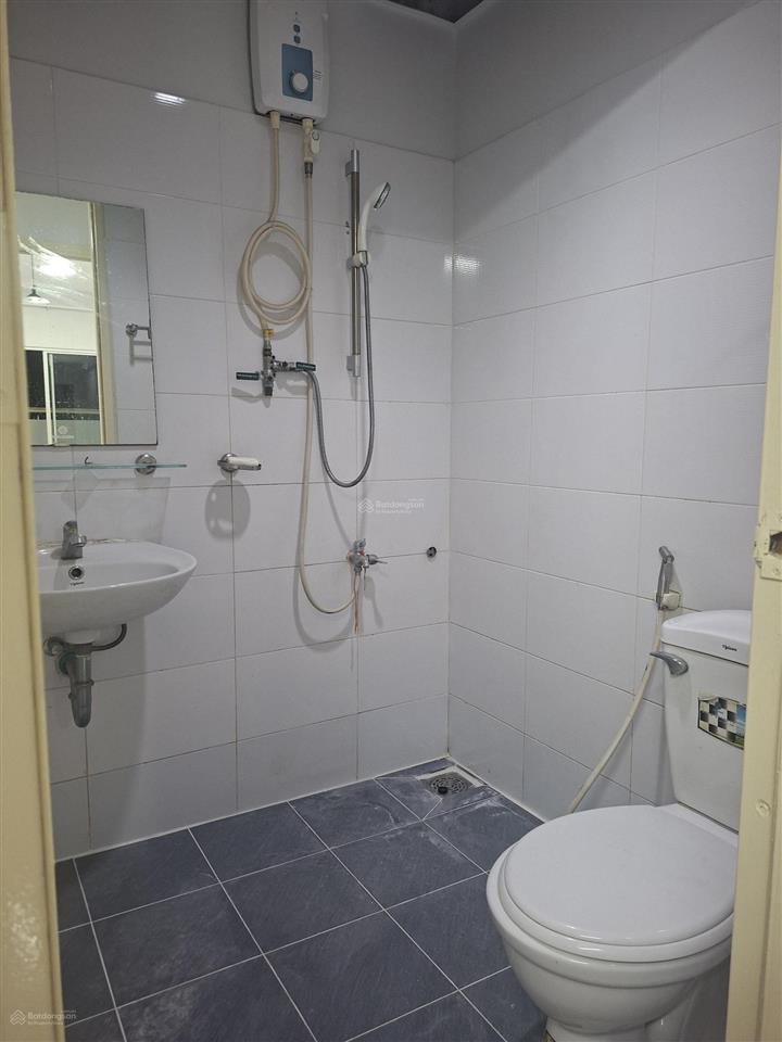 Bán gấp căn hộ hqc 69m2 góc, 2pn 1tỷ75 sổ hồng lâu dài ngay chợ bình điền, q8. đi q1 hết 25p