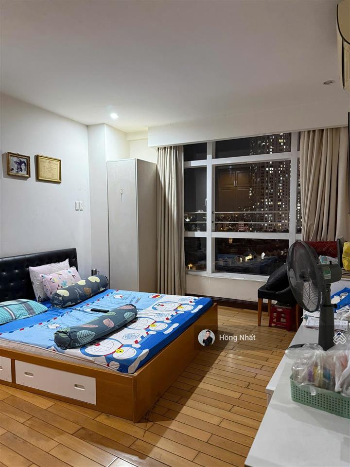 Bán căn góc hiếm ban công phòng khách 2pn 2wc 118m2  đông nam view kdc himlam, quận 1