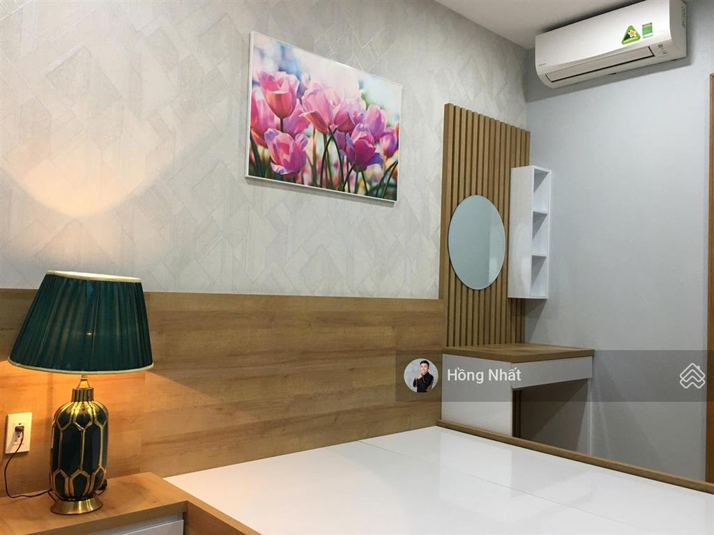 Bán nhanh căn 2pn 2wc hướng đông nam tầng đẹp full nội thất có khách thuê sẵn tại him lam riverside