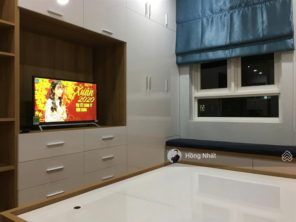 Bán nhanh căn 2pn 2wc hướng đông nam tầng đẹp full nội thất có khách thuê sẵn tại him lam riverside