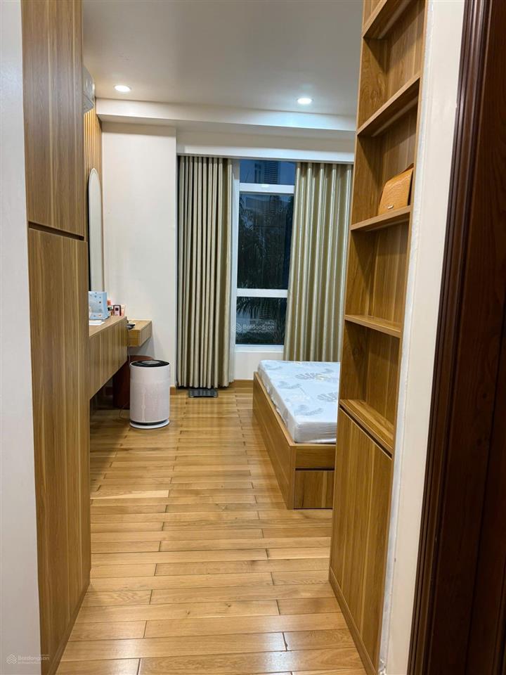 Chị chủ định cư cần bán căn hộ 3pn2wc 110m2, view công viên, cực mát, thoáng, sổ hồng ngay