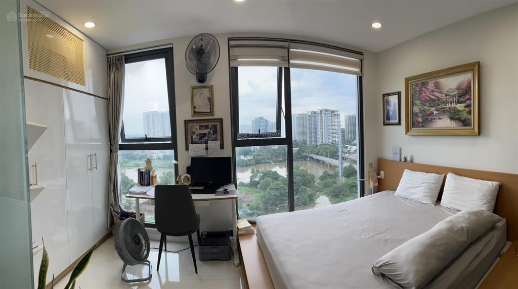 Căn hộ góc 53m2 b1 lầu cao, đẹp lavida plus  view nhìn bể bơi và sông lớn trước mặt