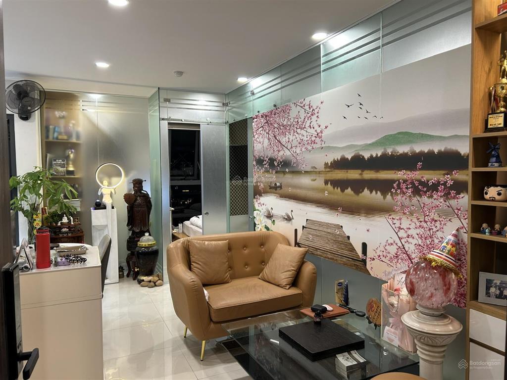 Căn hộ góc 53m2 b1 lầu cao, đẹp lavida plus  view nhìn bể bơi và sông lớn trước mặt