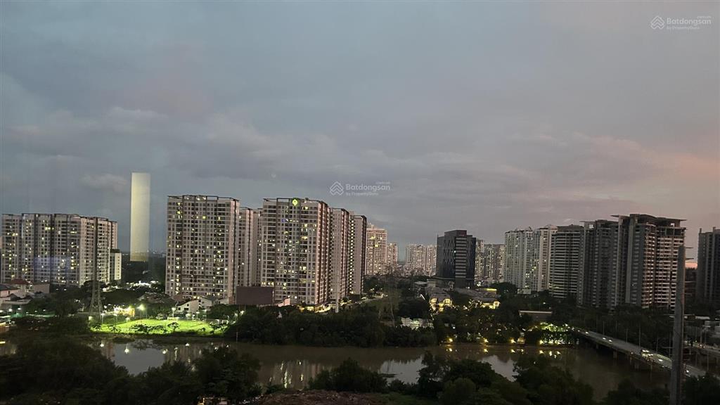 Căn hộ góc 53m2 b1 lầu cao, đẹp lavida plus  view nhìn bể bơi và sông lớn trước mặt