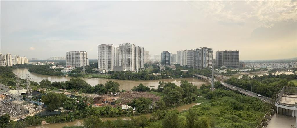Căn hộ góc 53m2 b1 lầu cao, đẹp lavida plus  view nhìn bể bơi và sông lớn trước mặt