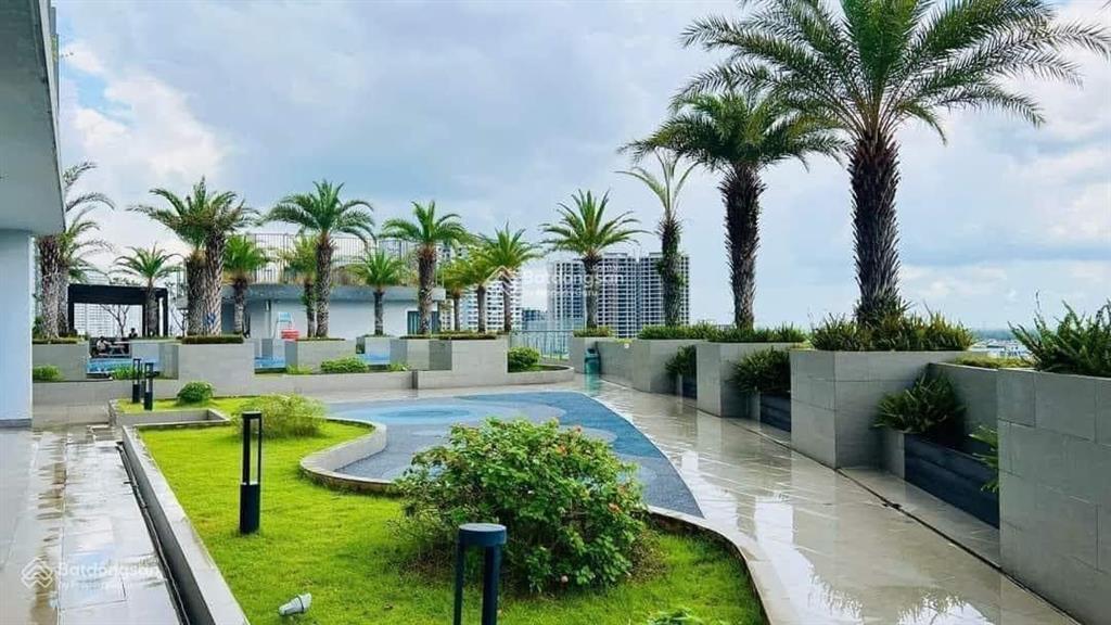 Căn hộ góc 53m2 b1 lầu cao, đẹp lavida plus  view nhìn bể bơi và sông lớn trước mặt