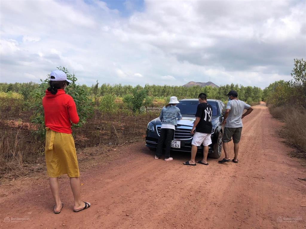 Đất diện tích lớn vuông vức gần sân bay phan thiết, mt 30m, 0947 462 ***