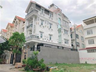 Tôi chính chủ cần bán đất biệt thự 10x20m giá 38 tỷ kdc him lam kề phú mỹ hưng