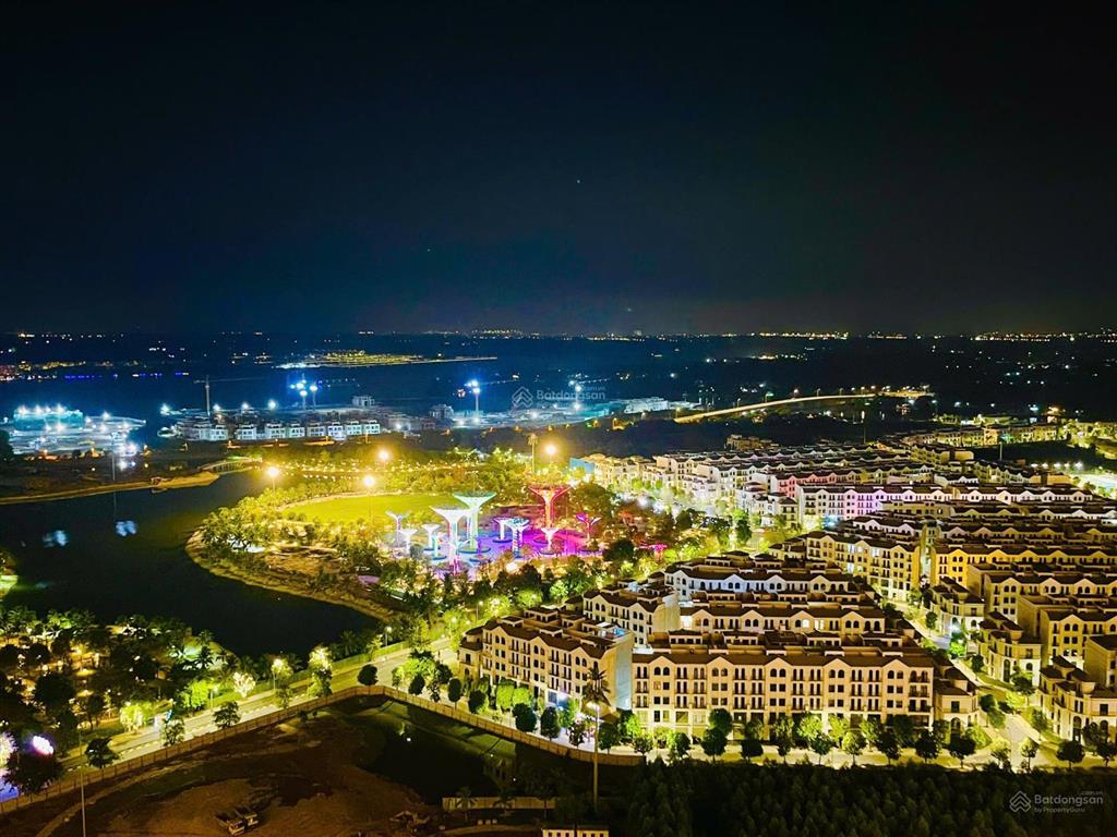 Cho thuê 2pn full nt, 15 tr/tháng. 2pn view sông, công viên & pháo hoa tại masteri centre point