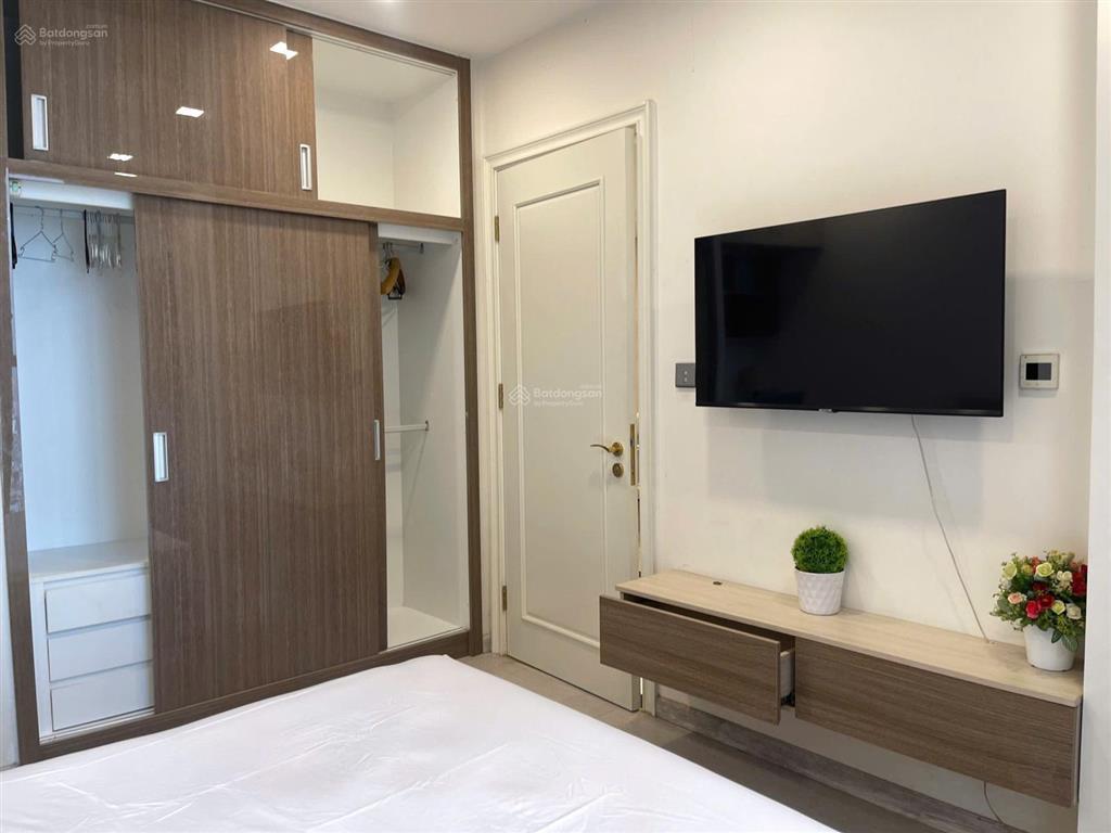 Cho thuê 1pn, 51m2, ntcb, vinhomes golden river ba son, view thoáng, giá tốt.  0901 535 ***
