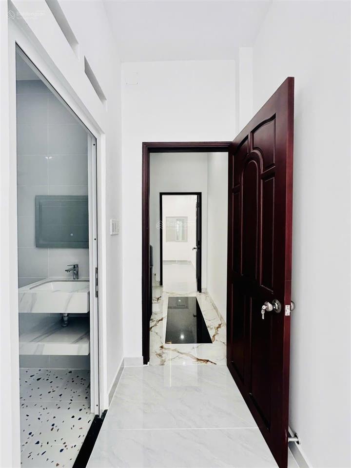 Nhà đẹp 4pn 5wc mới, hẻm xe hơi tránh nhau. giá chỉ 9,95 tỷ thương lượng thiện chí