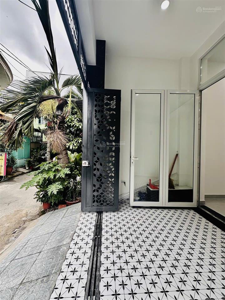 Nhà đẹp 4pn 5wc mới, hẻm xe hơi tránh nhau. giá chỉ 9,95 tỷ thương lượng thiện chí