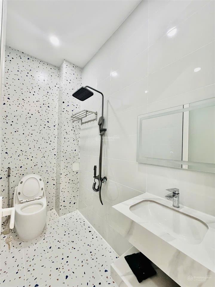 Nhà đẹp 4pn 5wc mới, hẻm xe hơi tránh nhau. giá chỉ 9,95 tỷ thương lượng thiện chí