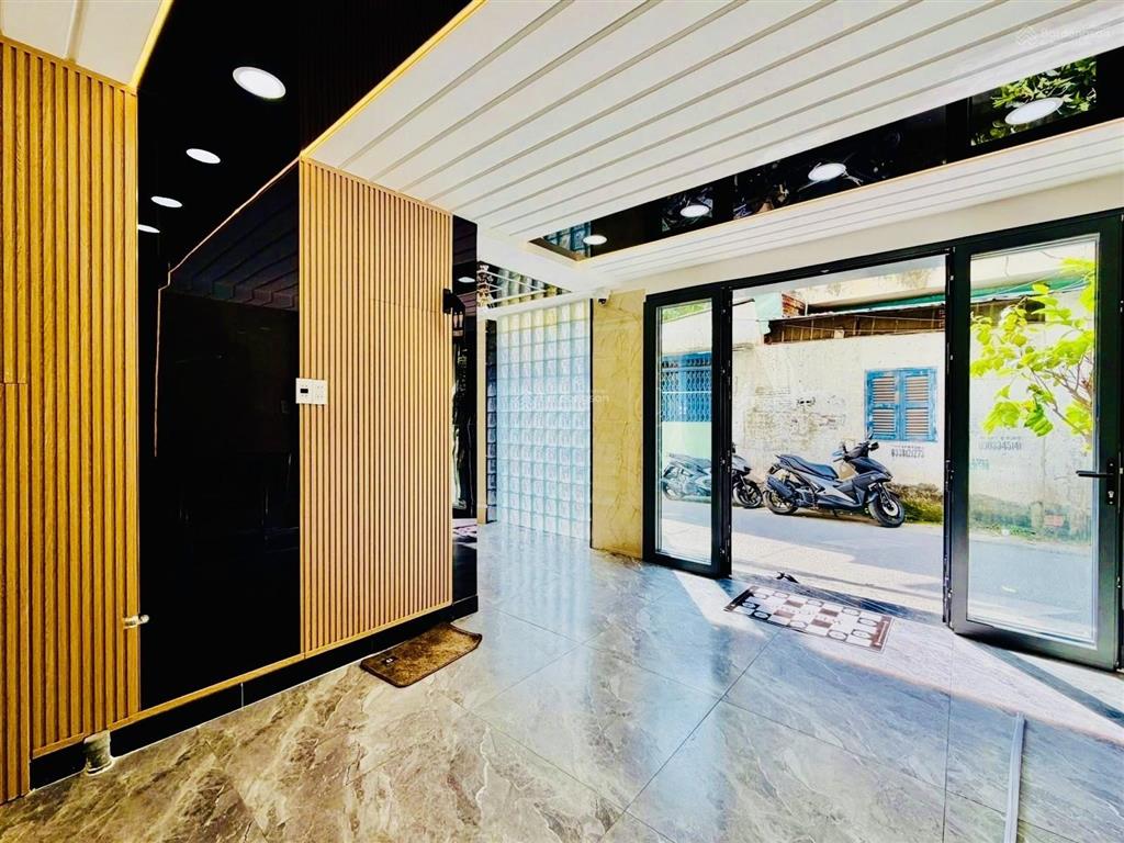 Mặt tiền thụt lê văn thọ, ngay gần cv làng hoa, chợ hạnh thông tây, hẻm xe tải. chỉ 8,8 tỷ