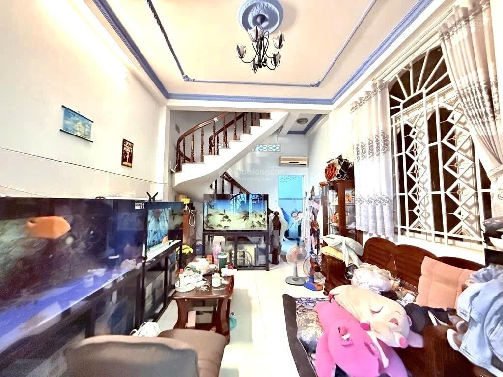 Nhà ngay trung tâm gò vấp, gần ngã 6 nguyễn kiệm, hẻm xe hơi, ngang lớn 5.25m giá chỉ 6.3 tỷ tl