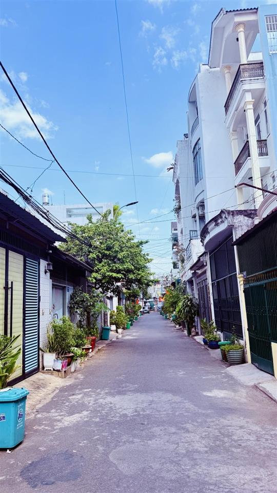 Nhà bán chính chủ hẻm xe hơi 6m thông tứ tung ngay gần cv văn hóa làng hoa. giá chỉ 5.85 tỷ