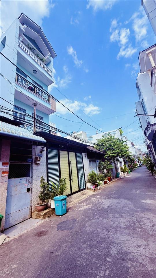 Nhà bán chính chủ hẻm xe hơi 6m thông tứ tung ngay gần cv văn hóa làng hoa. giá chỉ 5.85 tỷ