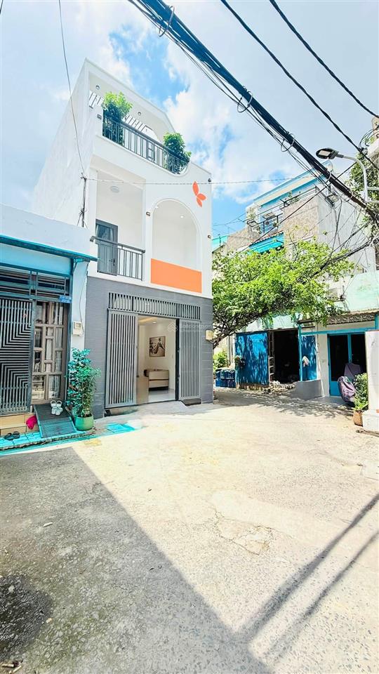 Nhà bán ngay thống nhất, gần lottemart, hẻm ô tô, 3 tầng đúc, giá chỉ 6.35 tỷ.