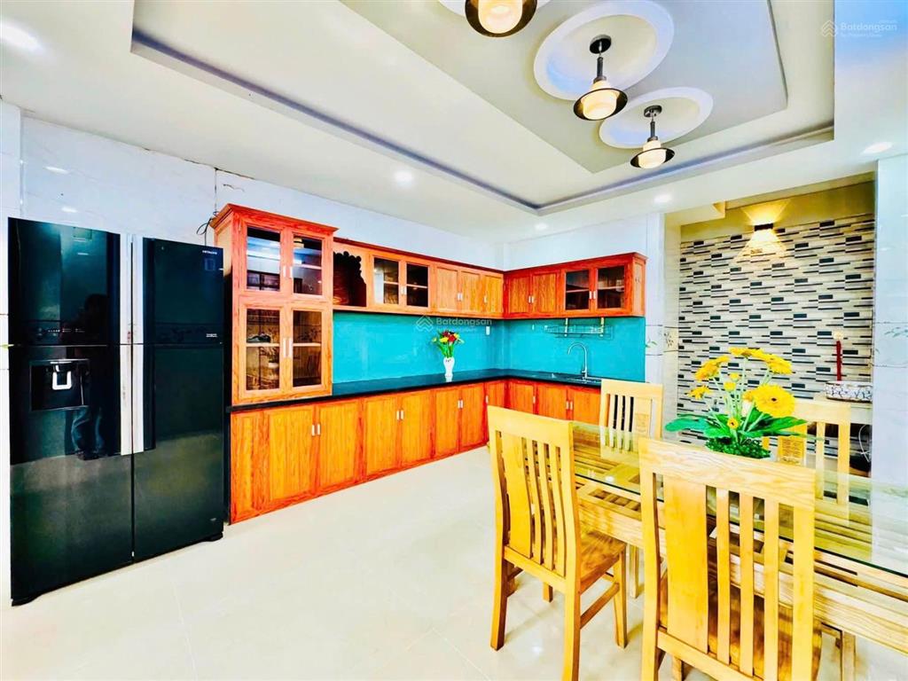 Bán nhà chính chủ khu phân lô đồng bộ, phường an nhơn. hxh. đầy đủ nội thất. giá 9,4 tỷ tl