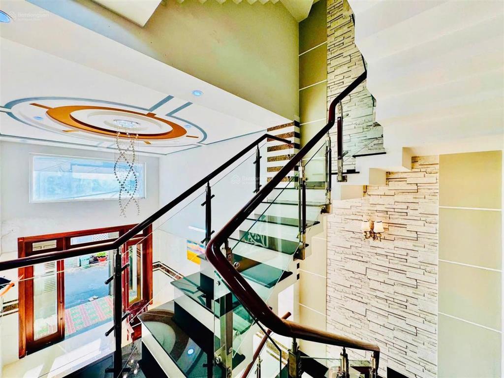 Bán nhà chính chủ khu phân lô đồng bộ, phường an nhơn. hxh. đầy đủ nội thất. giá 9,4 tỷ tl