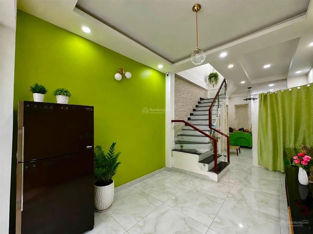 Nhà chính chủ đối diện cityland  2 tầng  2pn, 2wc giá chỉ 4.68 tỷ