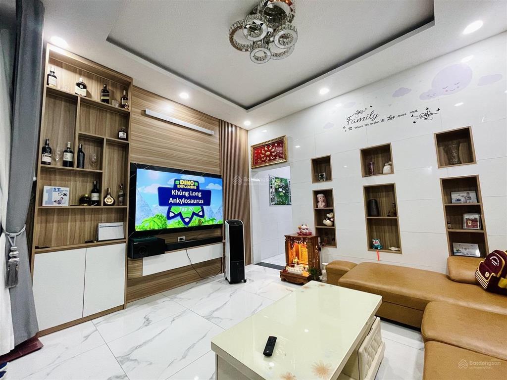 Bán nhà mới đẹp quang trung  ngay emart 2  2 tầng nở hậu. 47m2 giá chỉ 4,5 tỷ