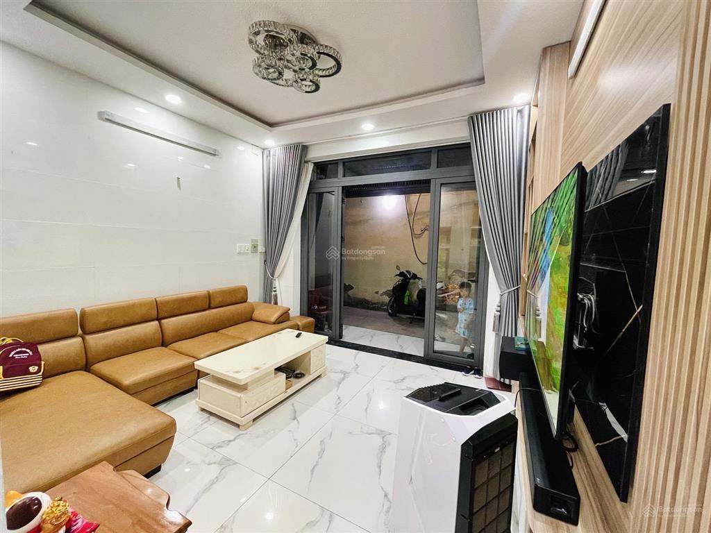 Bán nhà mới đẹp quang trung  ngay emart 2  2 tầng nở hậu. 47m2 giá chỉ 4,5 tỷ